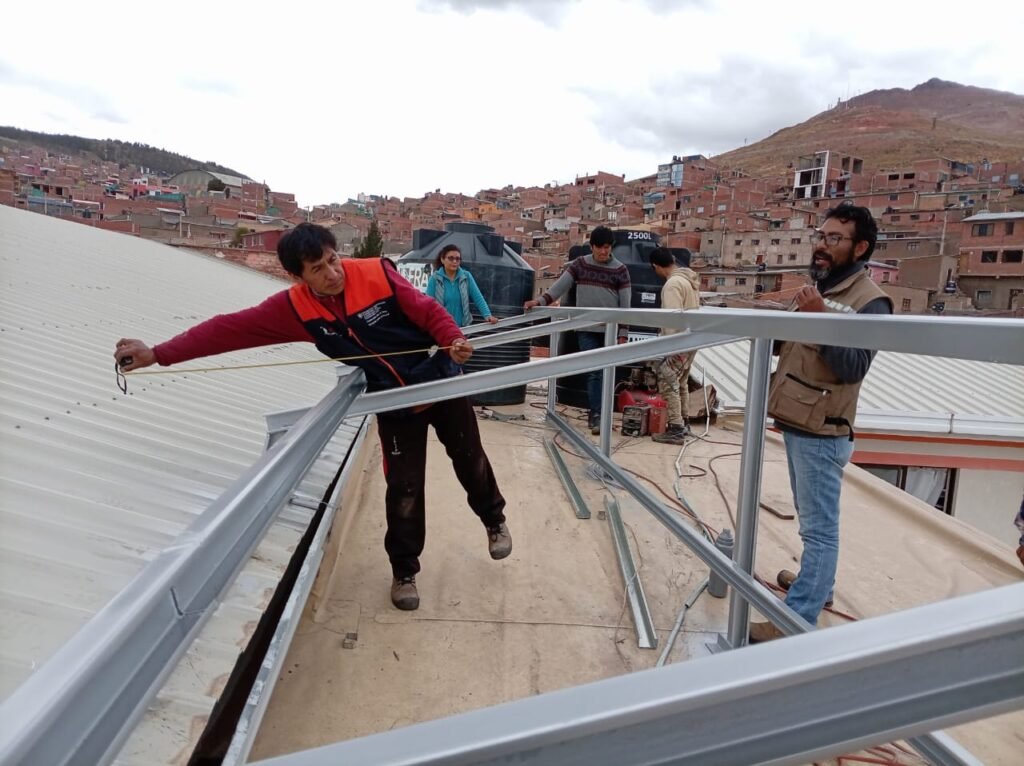 Dos Institutos Tecnológicos en Potosí buscan ser referentes de energía solar.