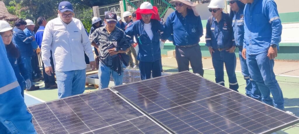 Bolivia Solar: Docentes se capacitan para la generación distribuida.