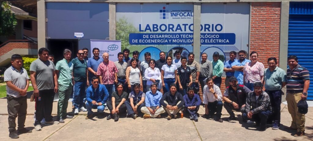 Docentes Impulsan Electromovilidad en Bolivia